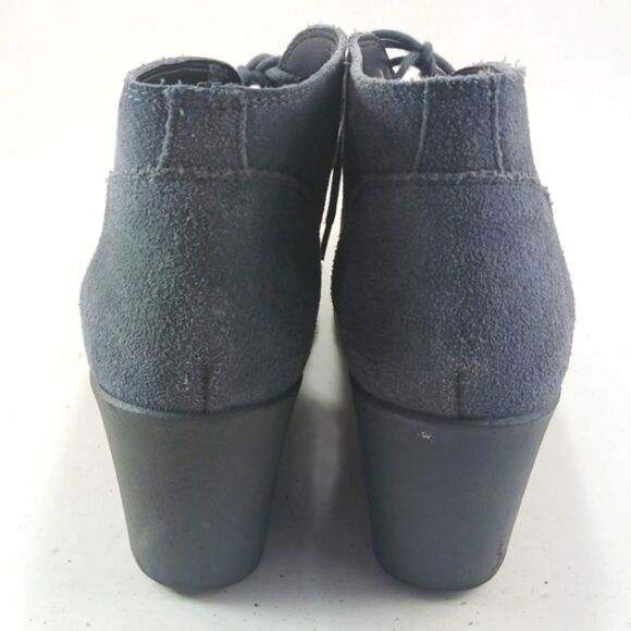 Crocs Womans Leigh Suede Wedge Bootie Gray Women 10 Lace-up 2.5 inch Heel....... - Picture 7 of 14